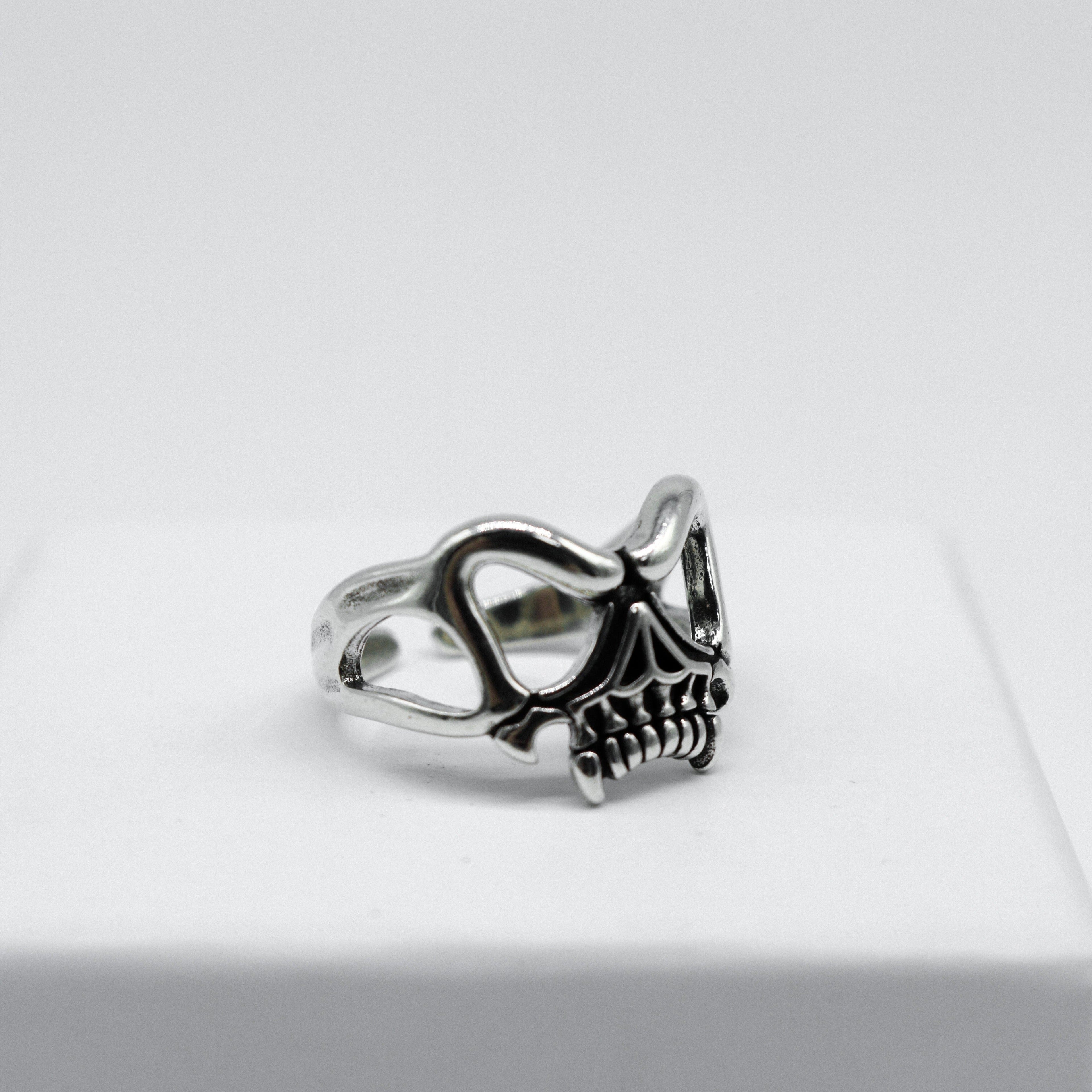 Sterling Silber Skelett Vampir Ring | Shop Nory