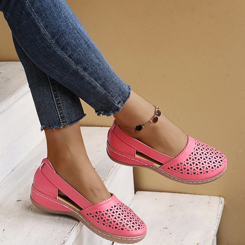 Perforierte Slip-On Ballerinas