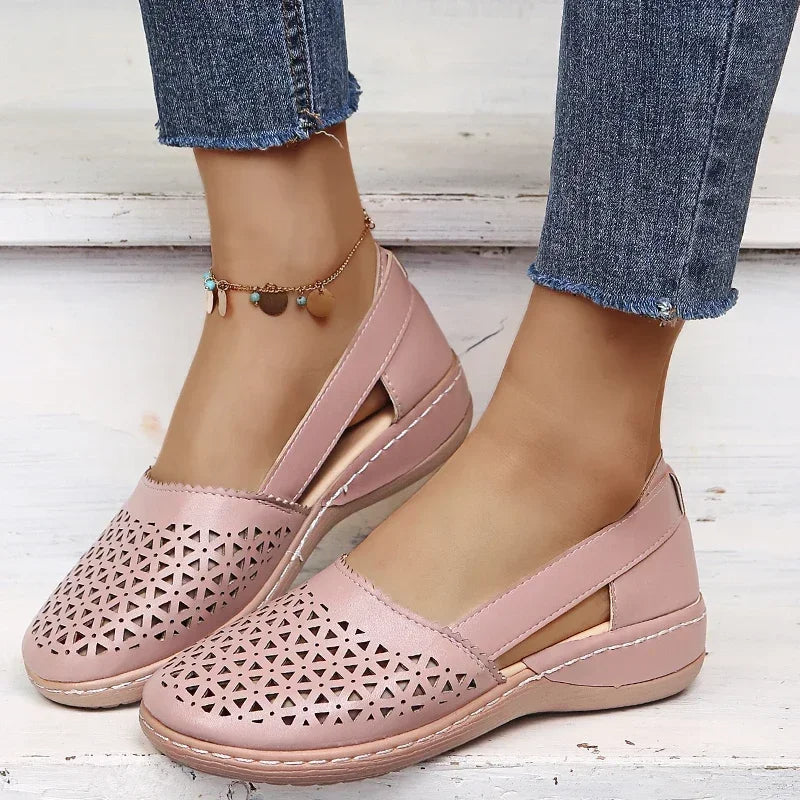 Perforierte Slip-On Ballerinas