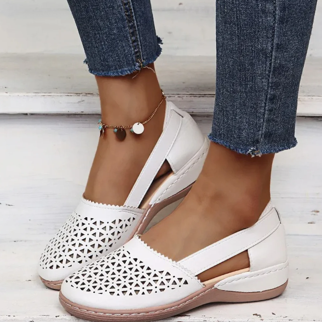 Perforierte Slip-On Ballerinas