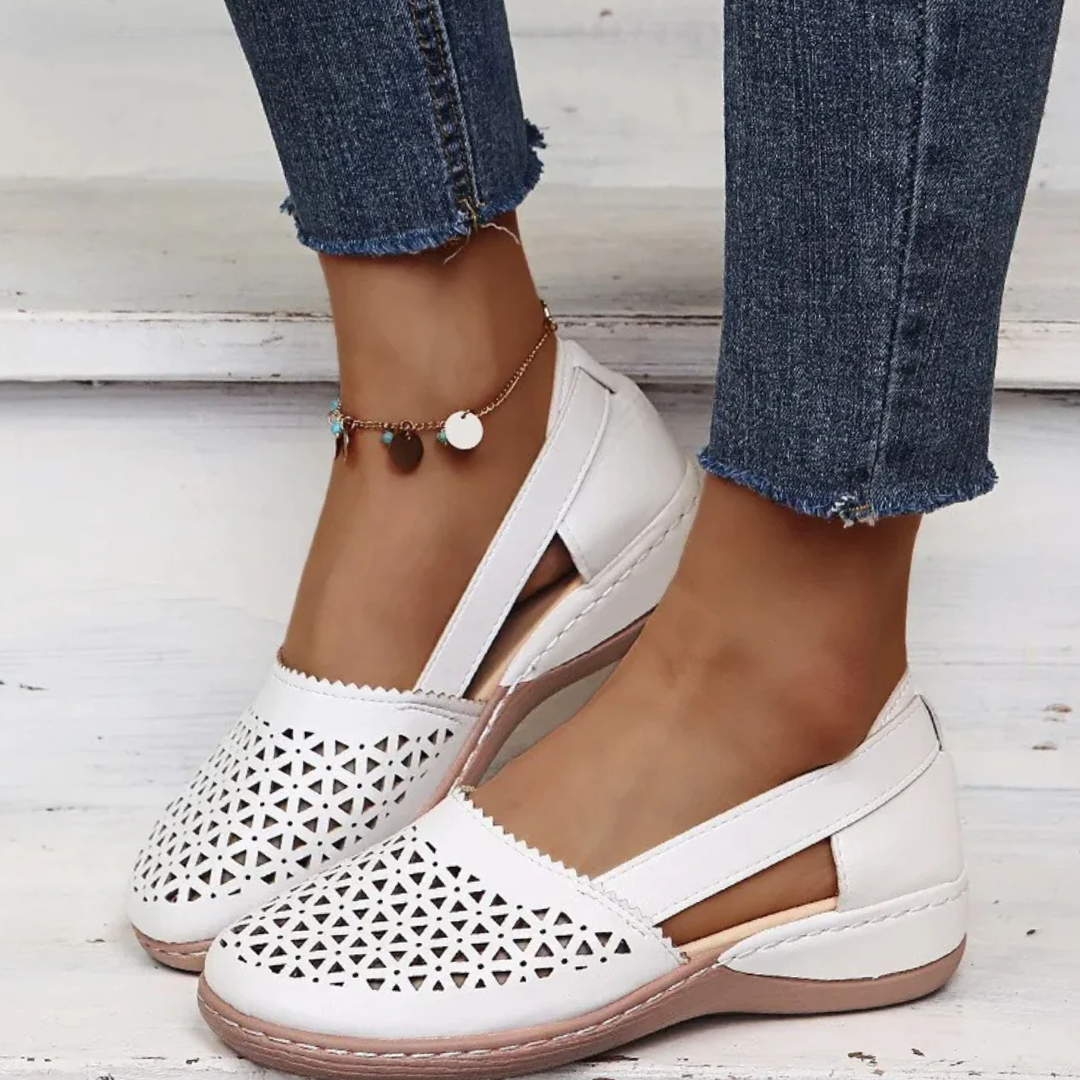 Perforierte Slip-On Ballerinas