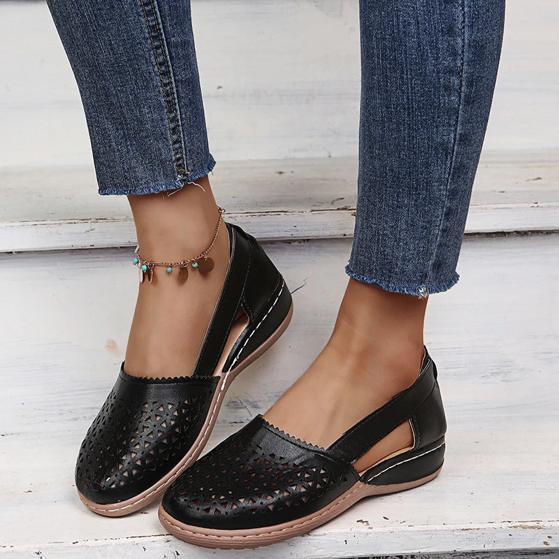 Perforierte Slip-On Ballerinas