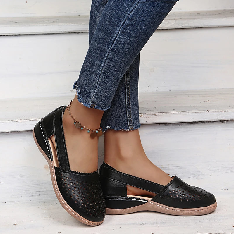 Perforierte Slip-On Ballerinas