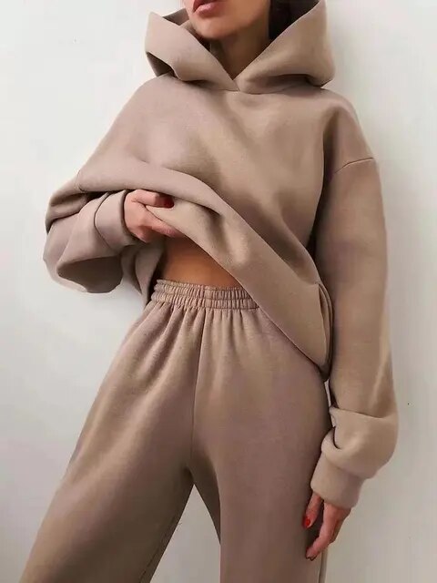 Bequemer Hoodie & Jogginghose