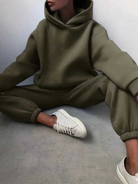 Bequemer Hoodie & Jogginghose