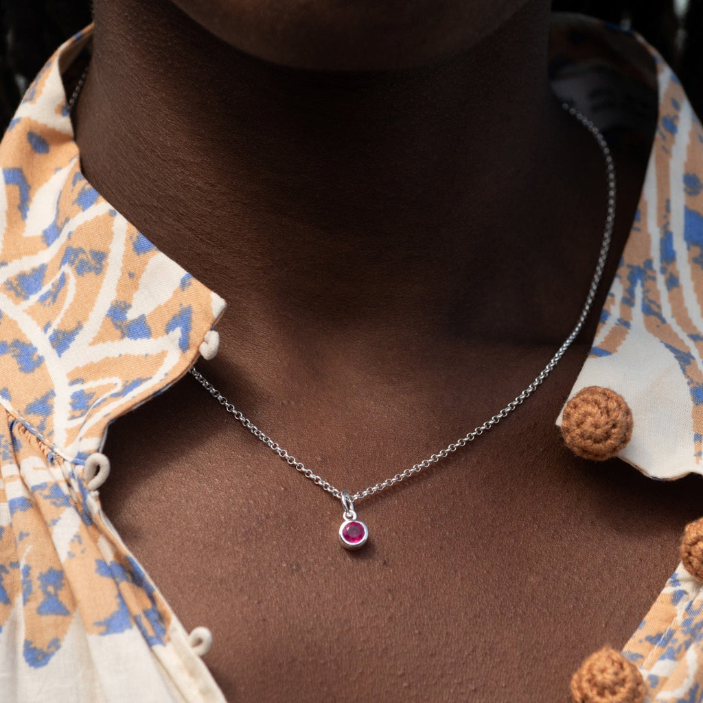 Juli Geburtsstein Charm Halskette (Rubin) | Shop Nory