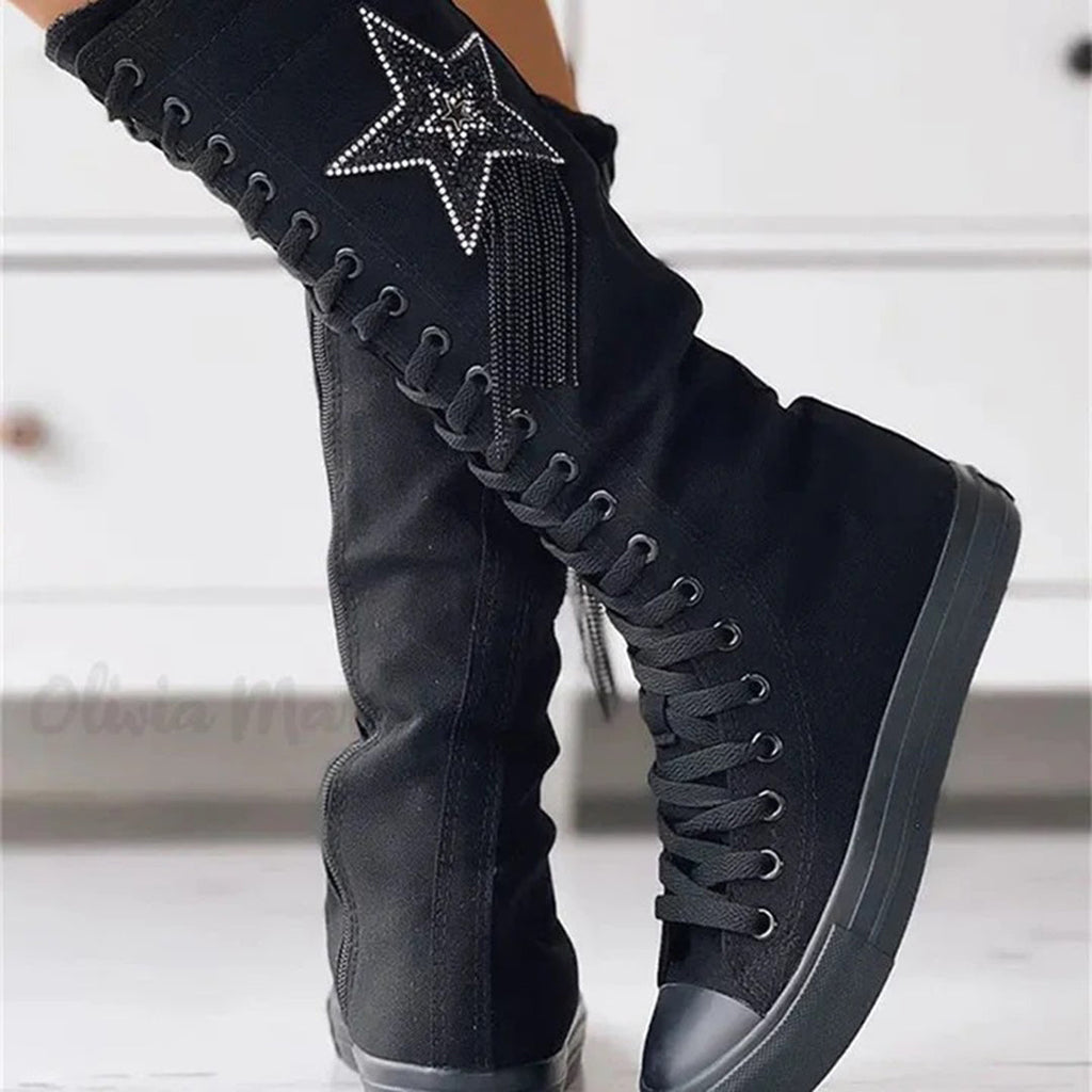 Schnürstiefel mit Quasten