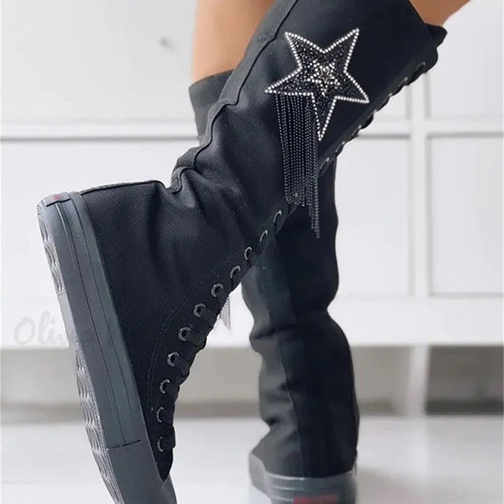 Schnürstiefel mit Quasten