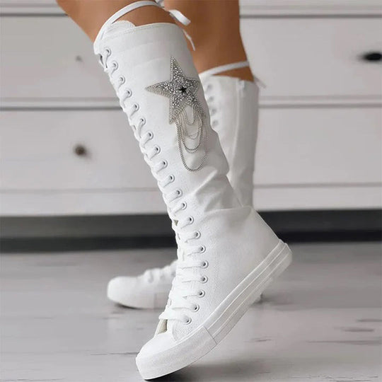 Schnürstiefel mit Quasten