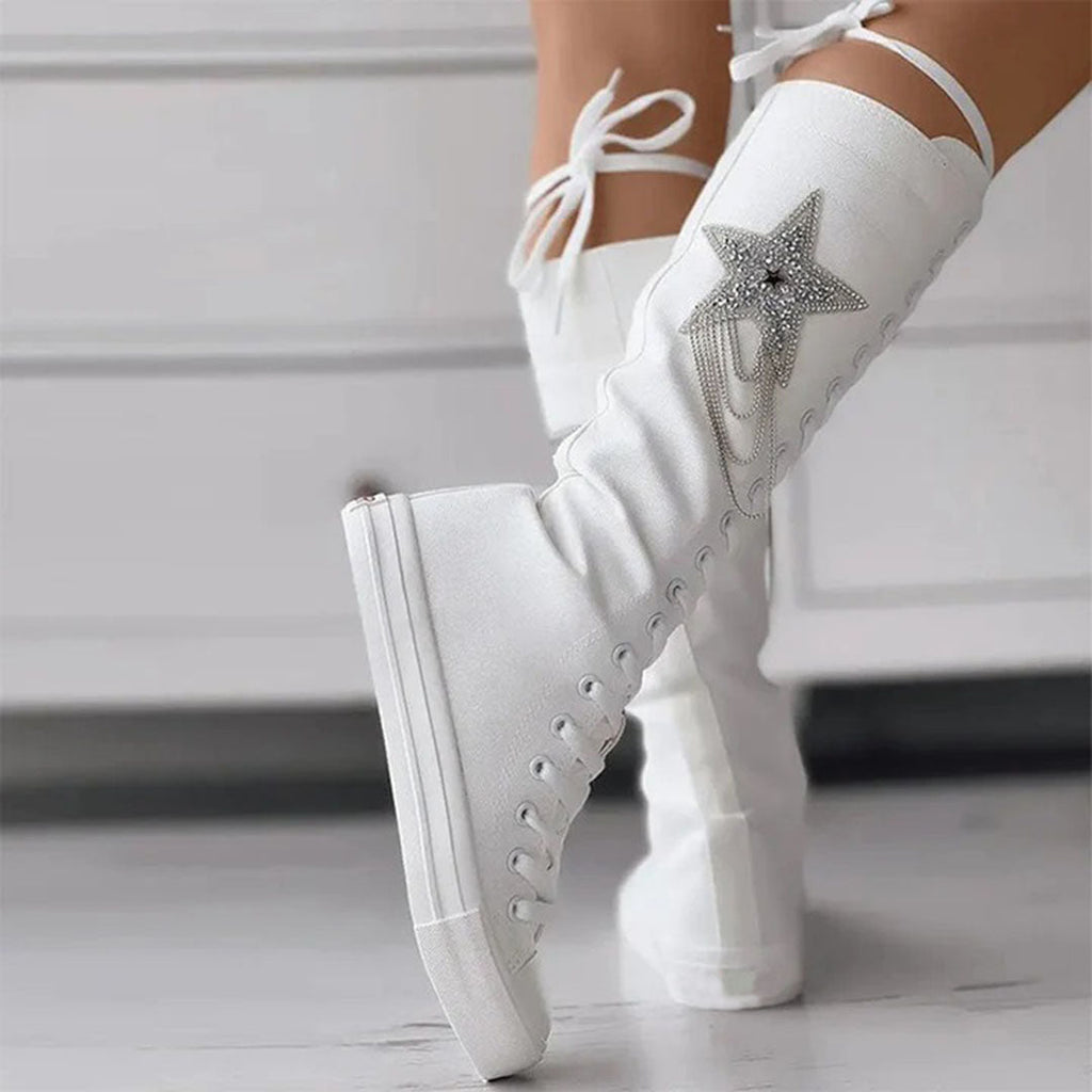 Schnürstiefel mit Quasten