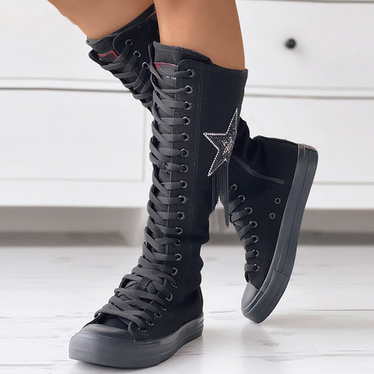 Schnürstiefel mit Quasten