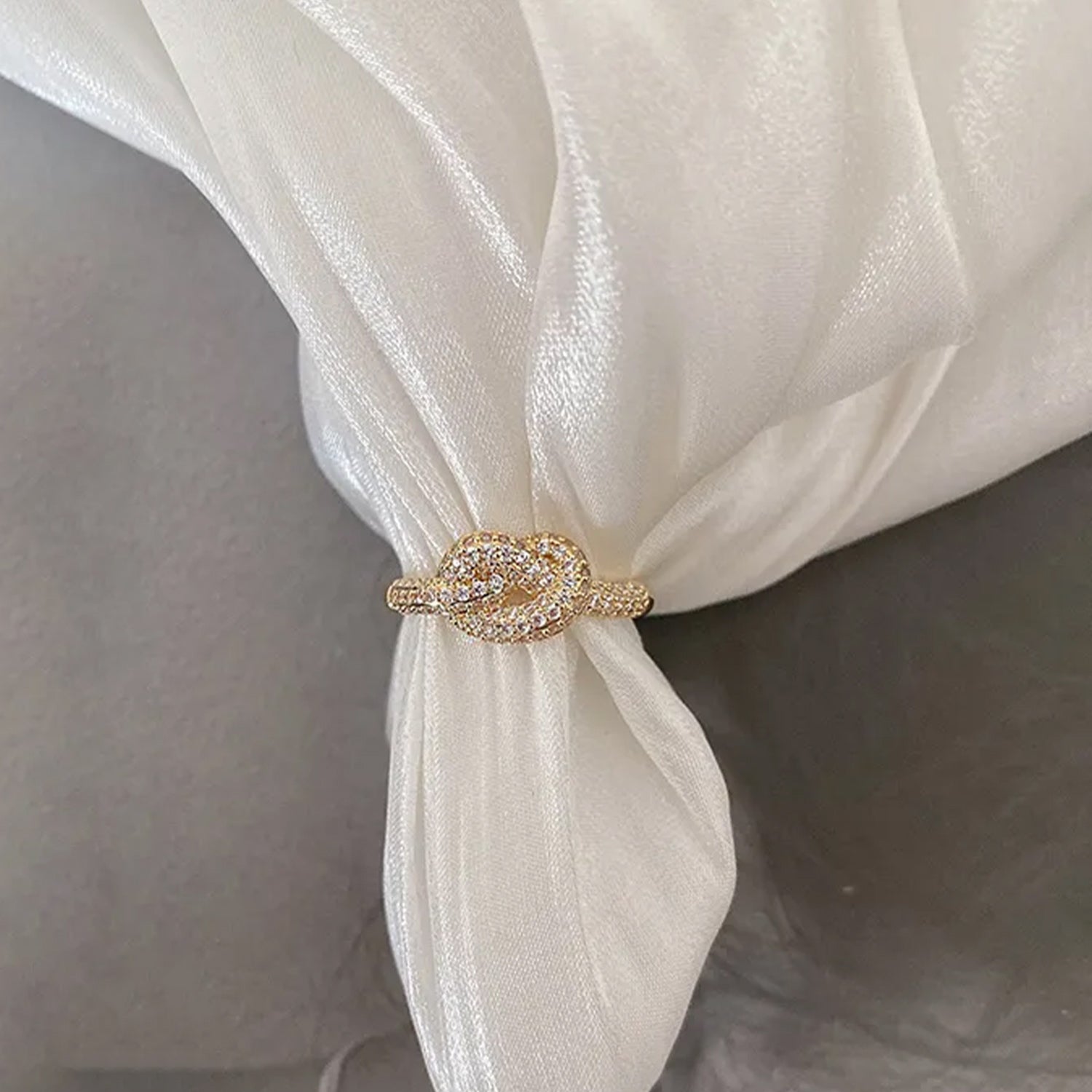 Zircon Metall Knoten Twist Design Ringe | Shop Nory