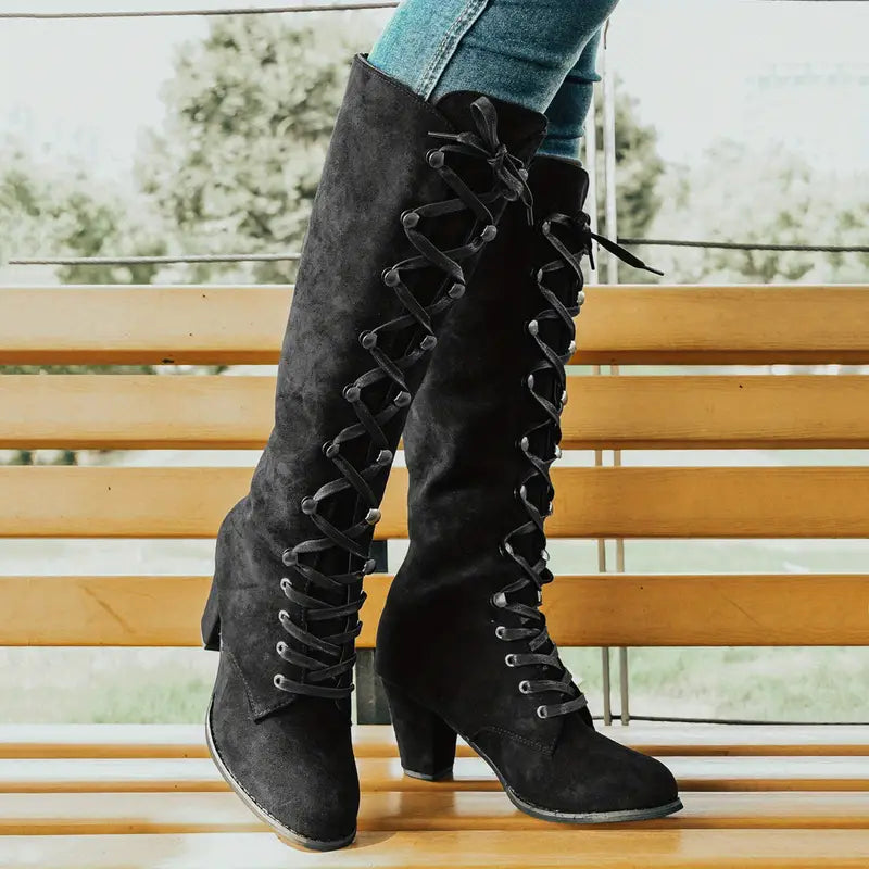 Langer Damen-Stiefel mit hohem Absatz