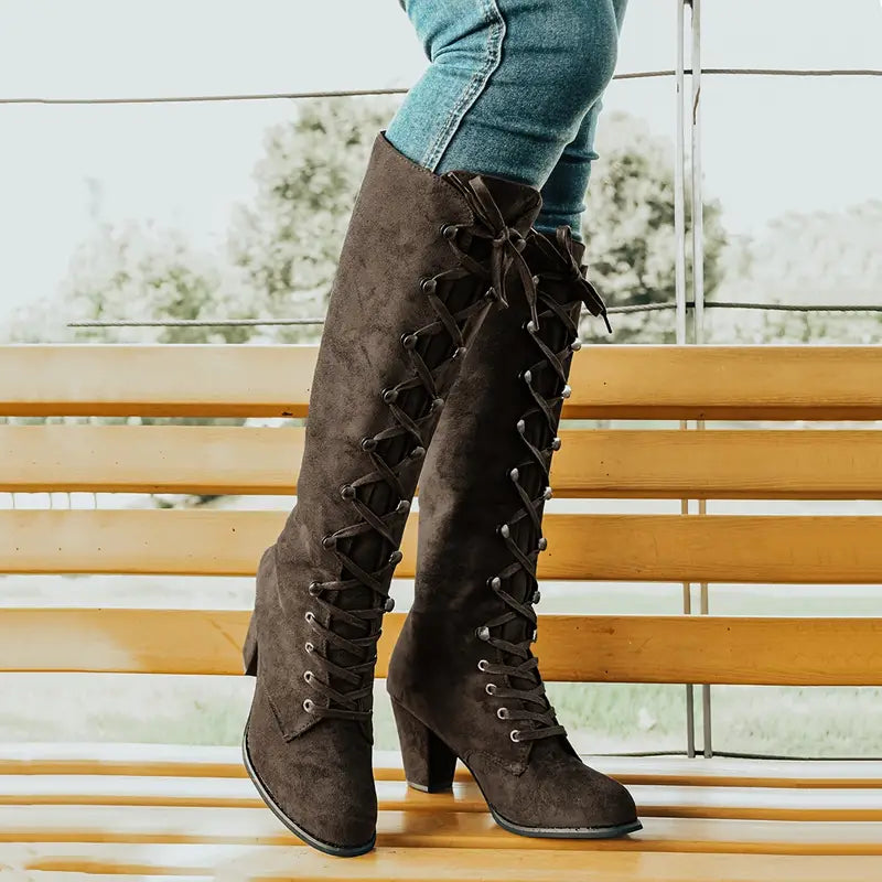 Langer Damen-Stiefel mit hohem Absatz