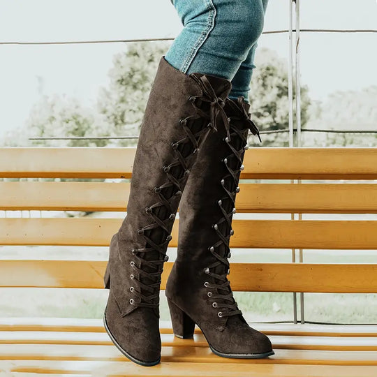Langer Damen-Stiefel mit hohem Absatz