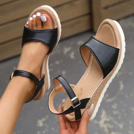 Orthopädische Keilsandalen