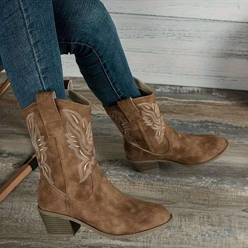 Coole schicke Cowboy-Stiefel
