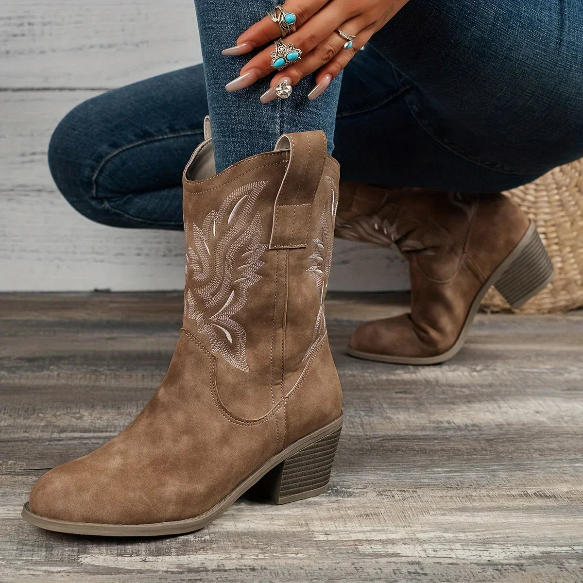 Coole schicke Cowboy-Stiefel
