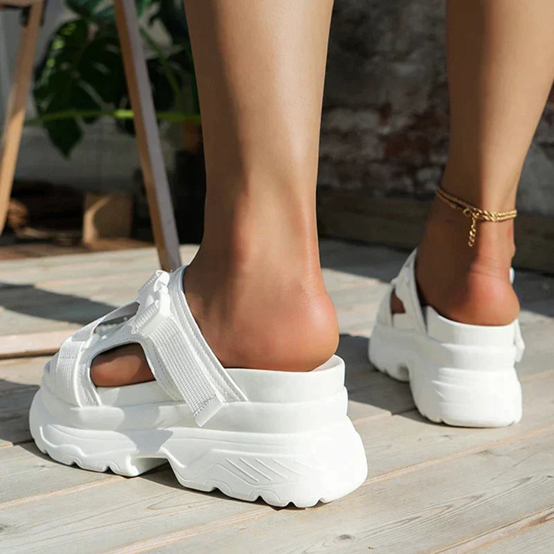Orthopädische klobige Sandalen