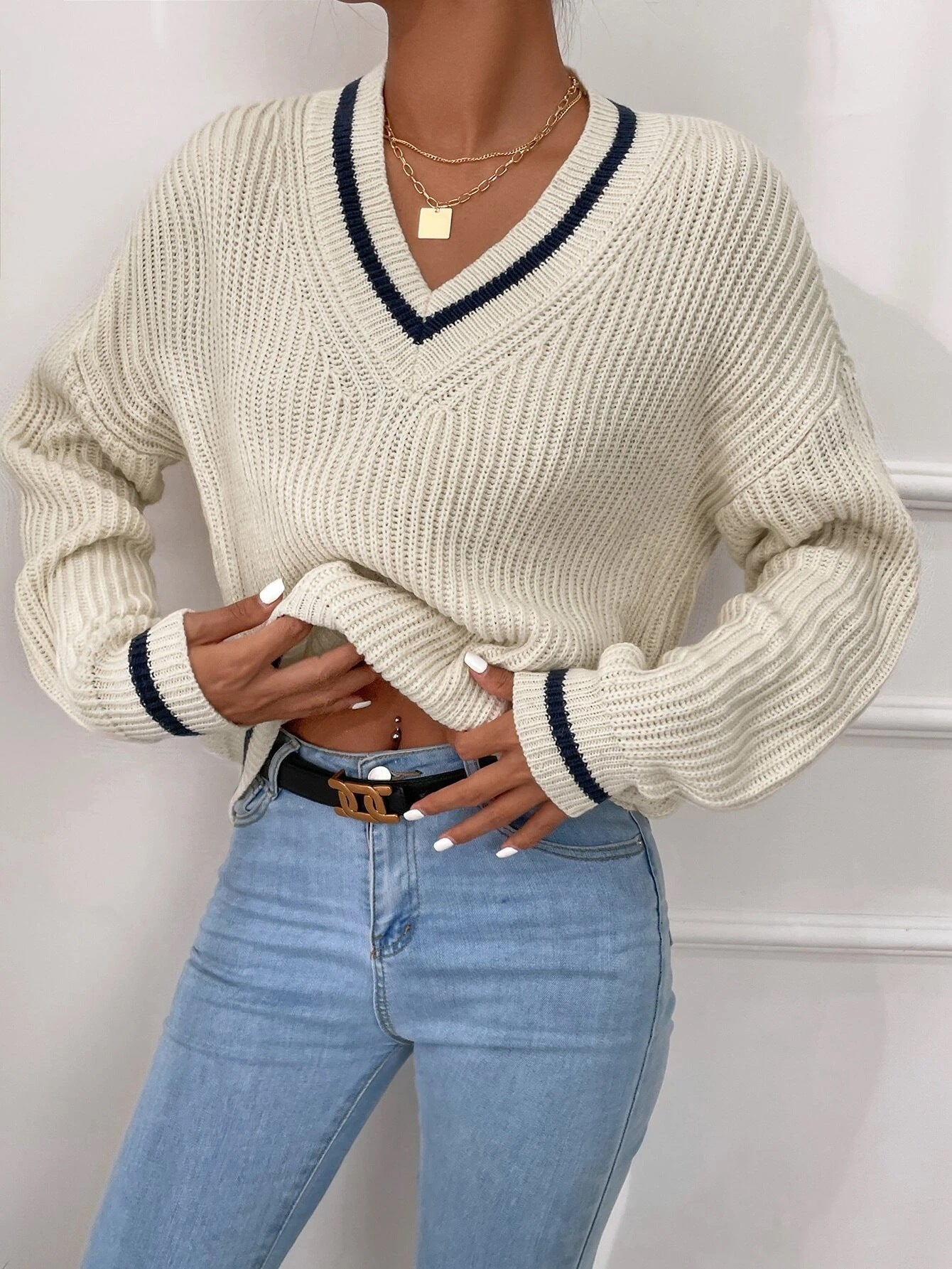 Shopnory | Pullover mit V-Ausschnitt und Patchwork