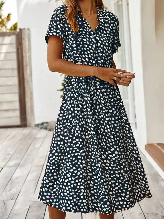 Elegantes Kurzärmliges Hemdblusenkleid mit Polka Dots und Kordelzug In Der Taille
