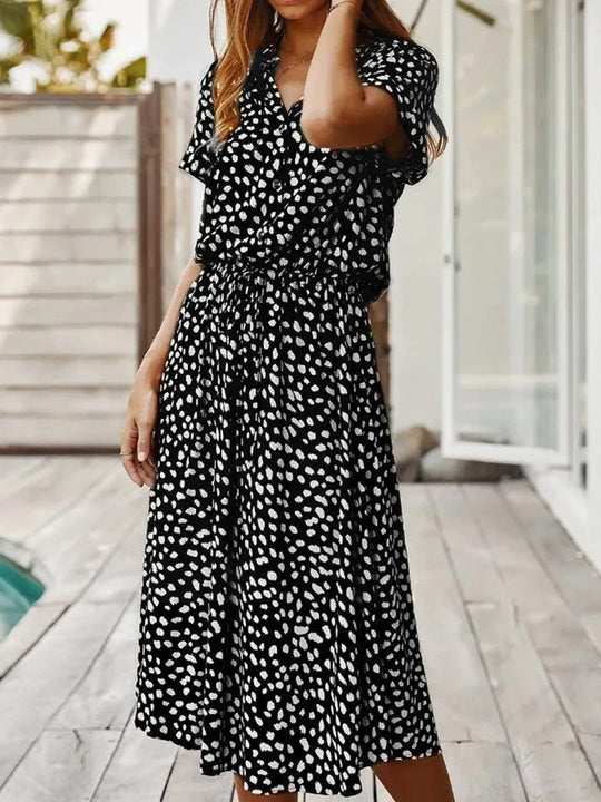 Elegantes Kurzärmliges Hemdblusenkleid mit Polka Dots und Kordelzug In Der Taille
