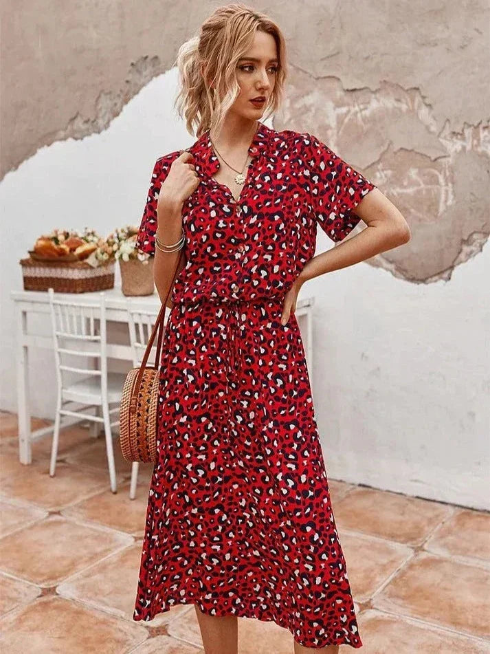 Elegantes Kurzärmliges Hemdblusenkleid mit Polka Dots und Kordelzug In Der Taille