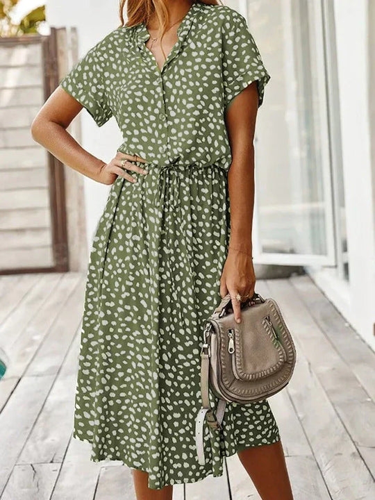 Elegantes Kurzärmliges Hemdblusenkleid mit Polka Dots und Kordelzug In Der Taille
