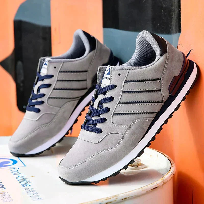 Klassische Herrensneaker