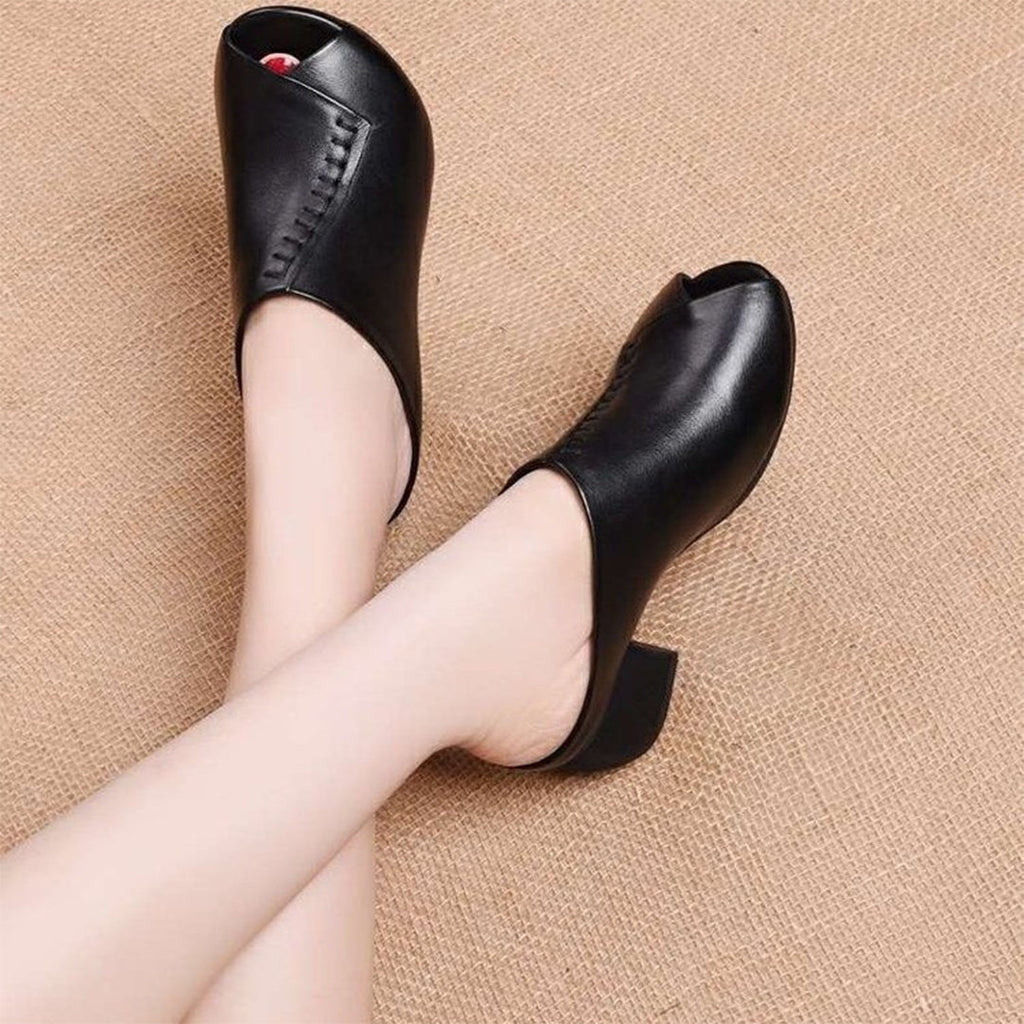 Elegante pantoffeln mit blockabsatz
