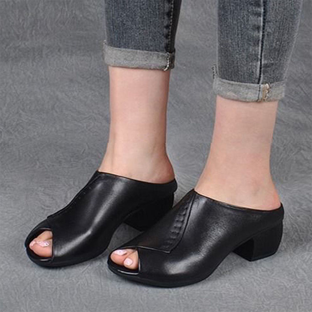 Elegante pantoffeln mit blockabsatz