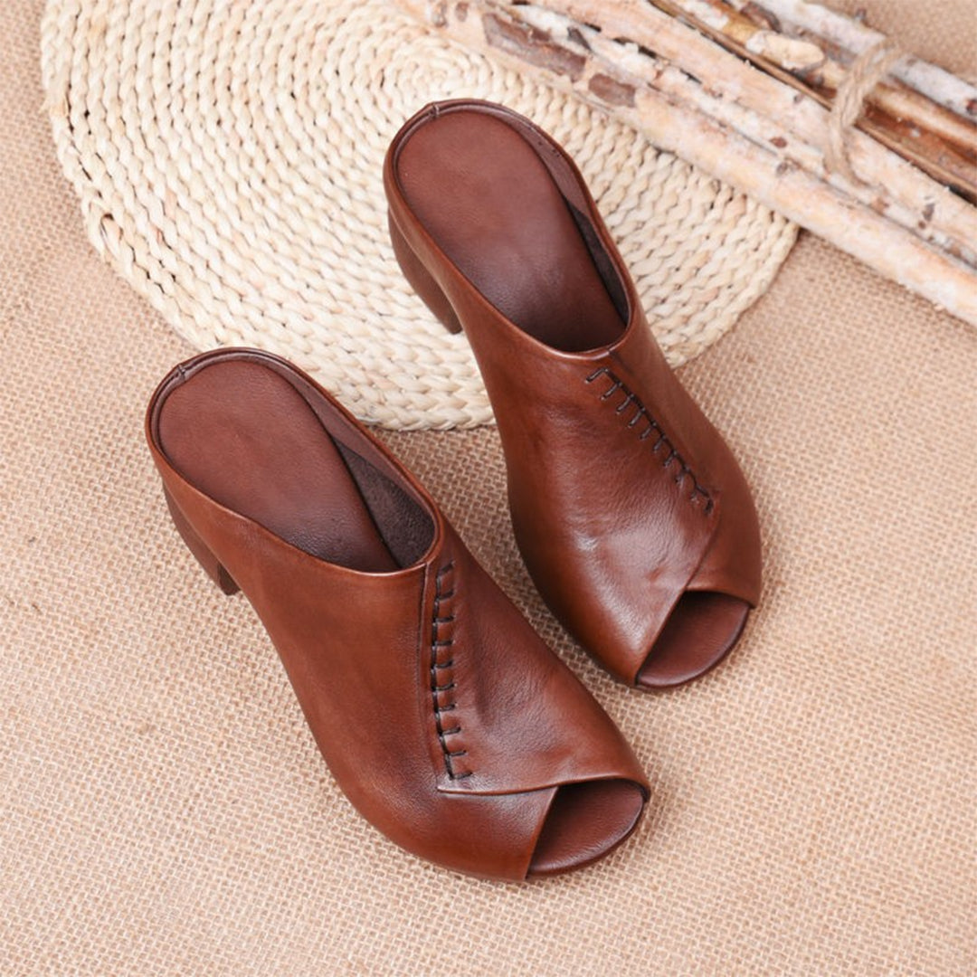 Elegante pantoffeln mit blockabsatz