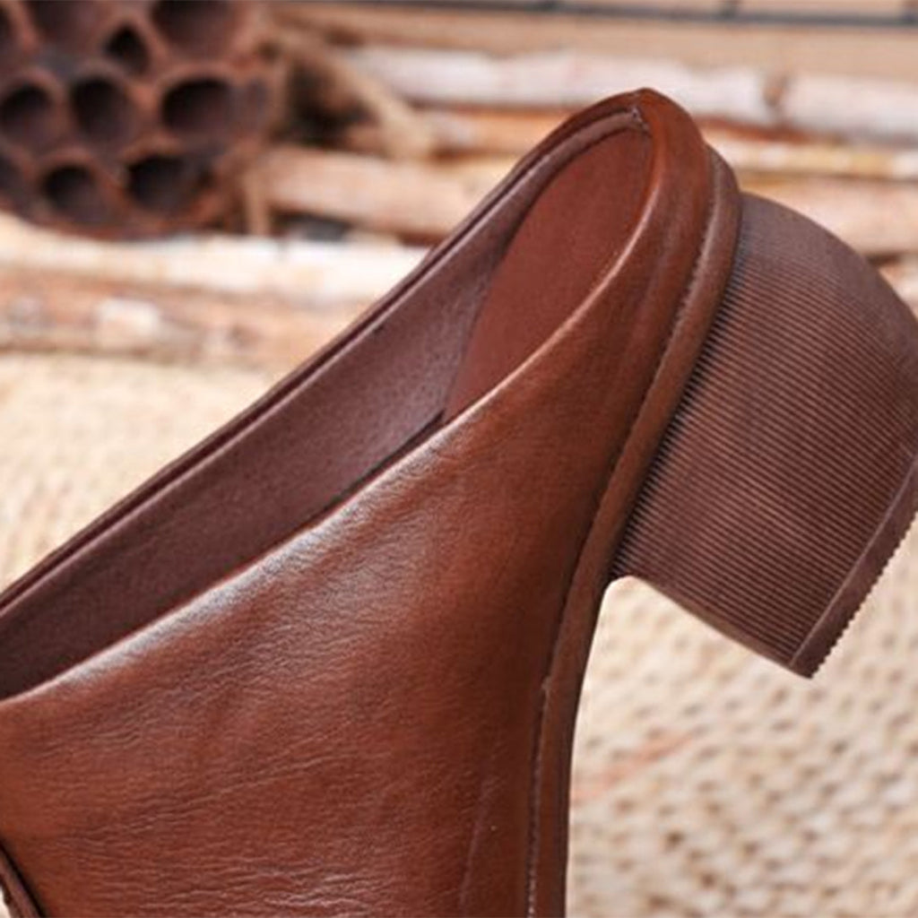 Elegante pantoffeln mit blockabsatz