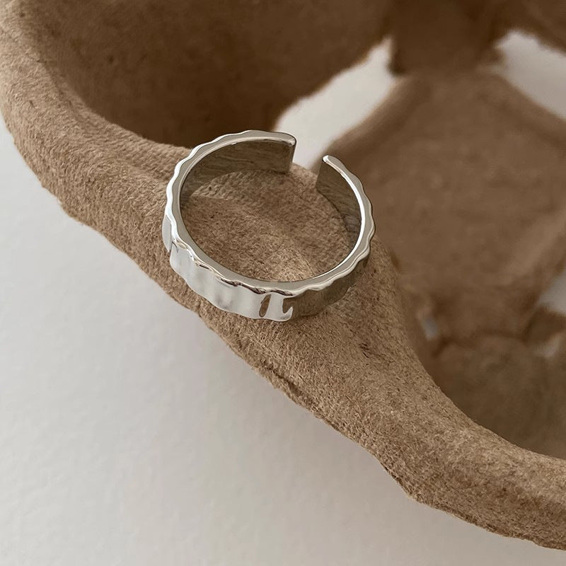 Damen Offener Ring mit geschwungenem Design und glänzender Oberfläche Shop Nory