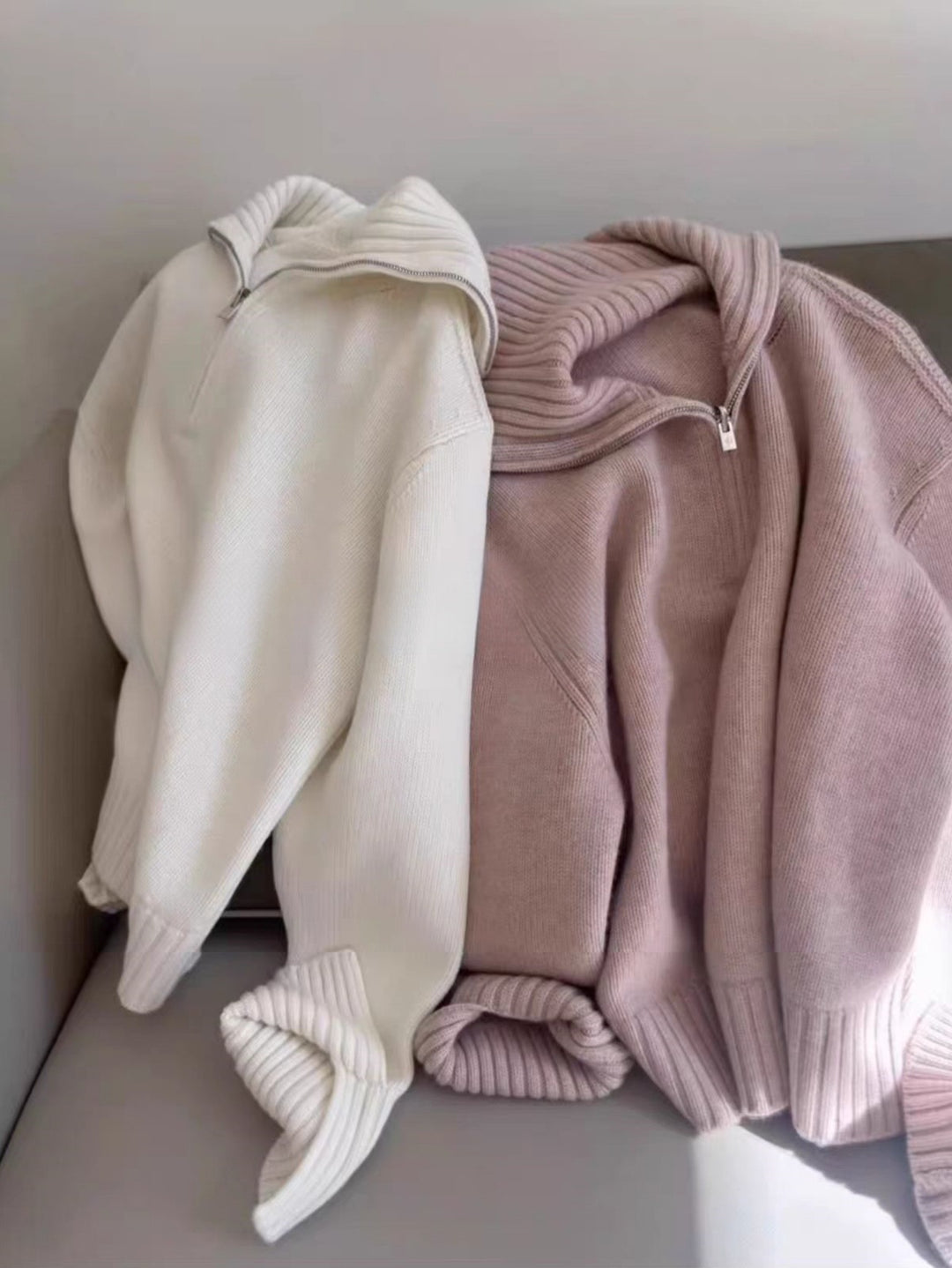 Damen Oversize Feinstrickpullover mit halbem Reißverschluss und weitem Rollkragen Shop Nory