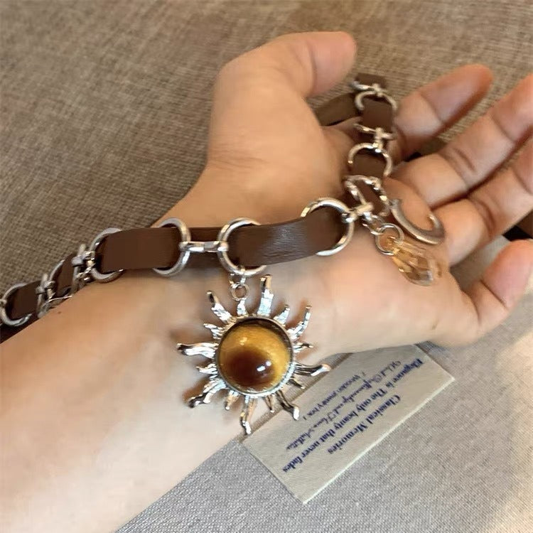 Damen Halskette mit einzigartigem Sonnen-Design und handgefertigten Elementen Shop Nory