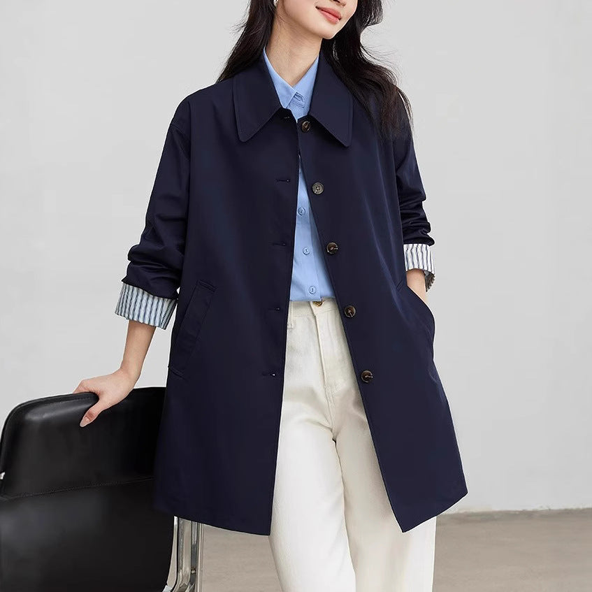 Damen Modische Übergangsjacke mit breitem Kragen und Knopfdetails Shop Nory