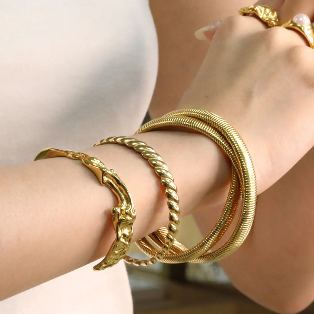Damen Offener Armreif mit modernem, geschwungenem Design Shop Nory