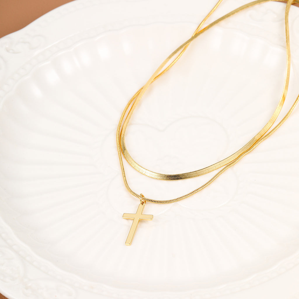 Damen Halskette mit dreilagigem Kreuzanhänger und eleganter Gliederkette Shop Nory