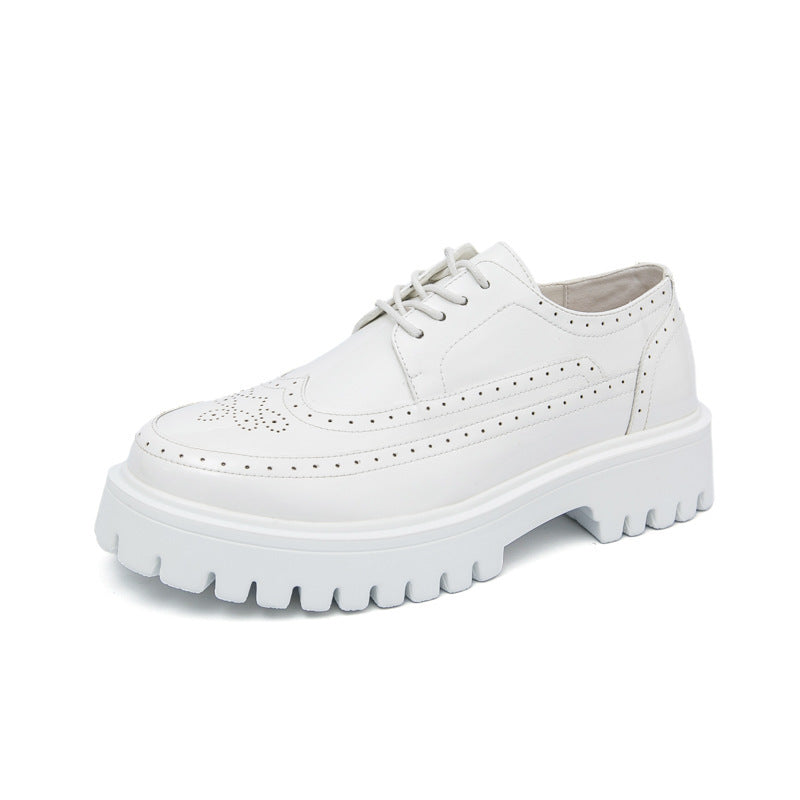 Damen Plateau-Brogue Derby mit markanter Profilsohle und Lacklederoptik Shop Nory