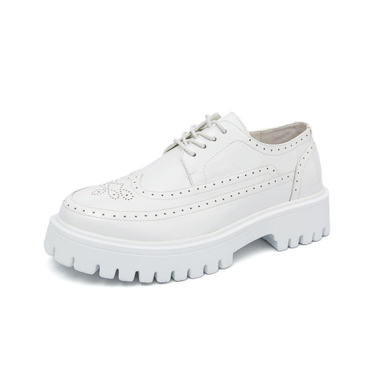 Damen Plateau-Brogue Derby mit markanter Profilsohle und Lacklederoptik Shop Nory
