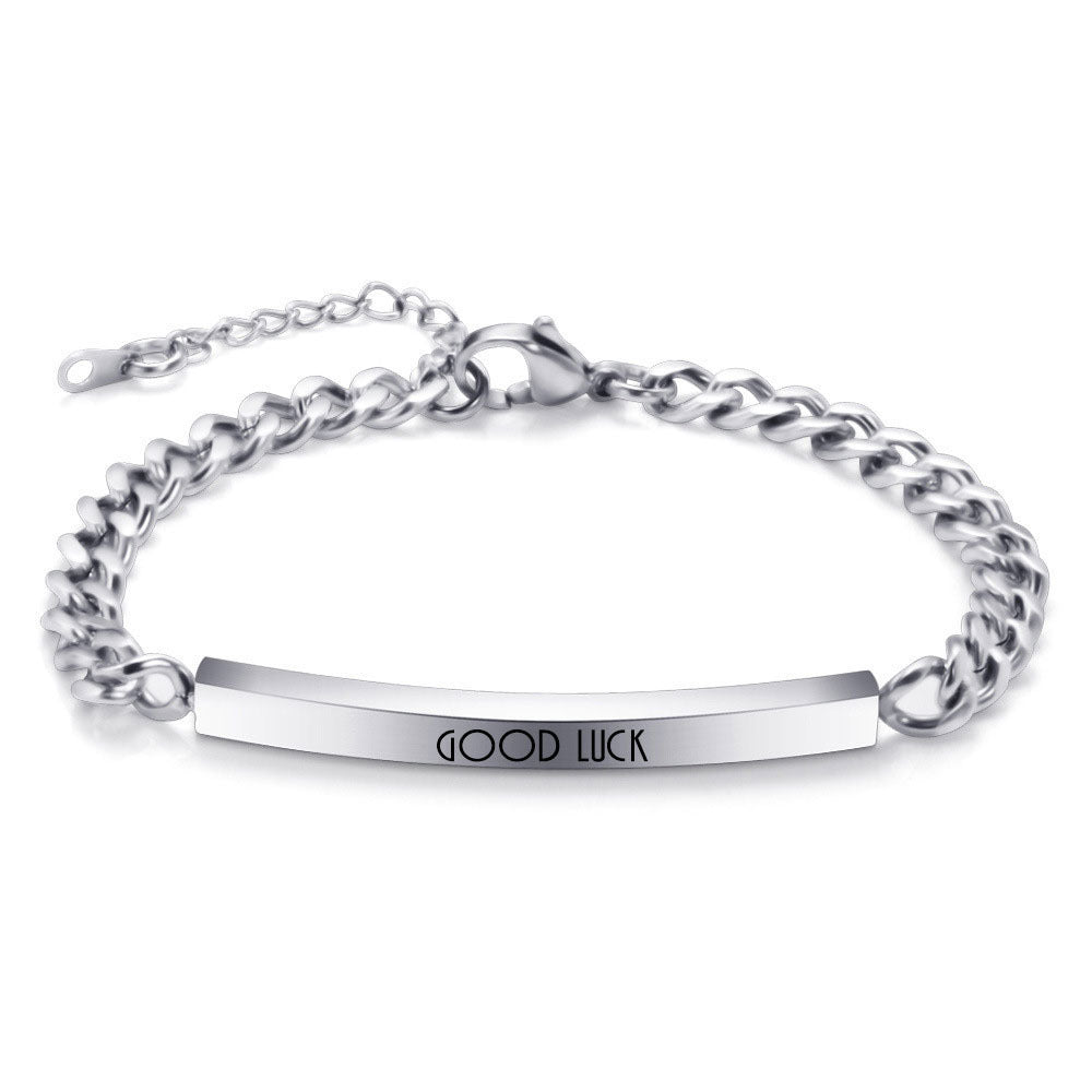 Damen Armband mit gravierbarem Glücksanhänger und eleganter Kettenstruktur Shop Nory