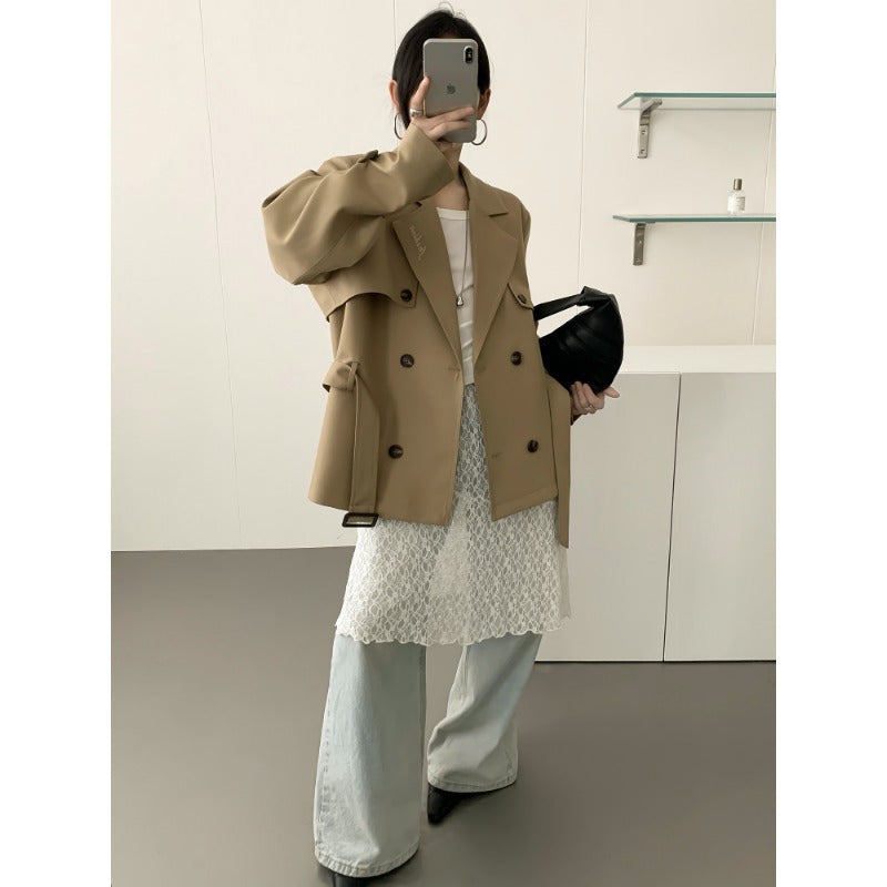 Damen Kurztrenchjacke mit taillierendem Bindegürtel und voluminösen Ballonärmeln Shop Nory