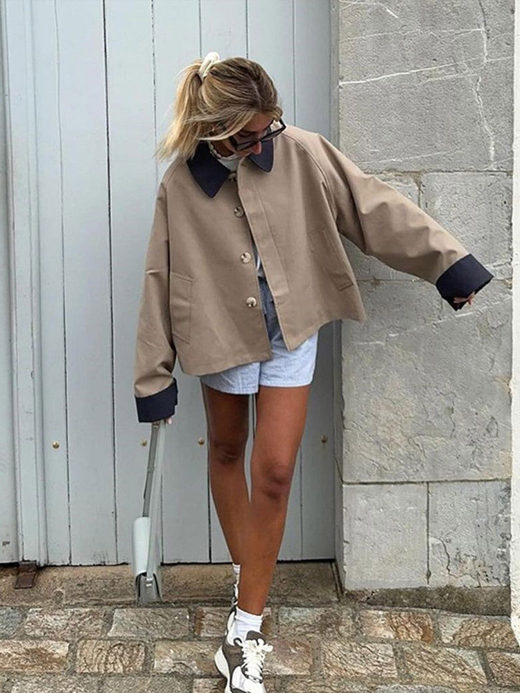 Damen Boxy-Übergangsjacke mit kontrastkragen, verdeckter Knopfleiste und verlängerten Ärmeln Shop Nory