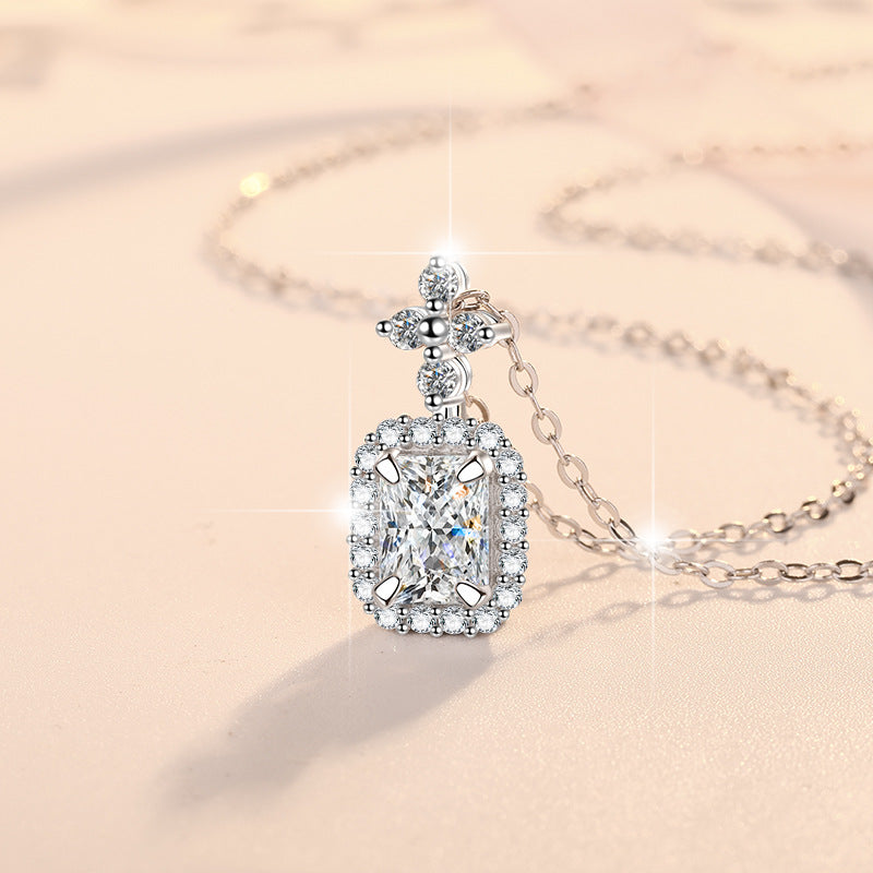 Damen elegante und funkelnde Schmuck-Halskette mit Kristallanhänger Shop Nory