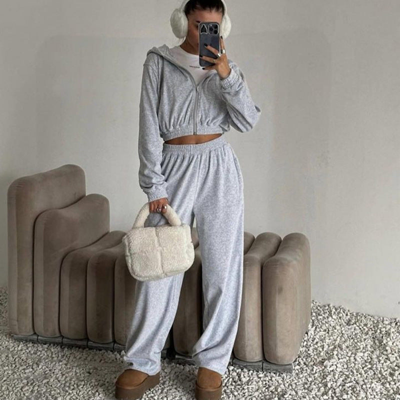 Damen samtiges Lounge-Set mit kurzem Zip-Hoodie, elastischem Rippbund und weitem High-Waist Palazzo-Hose Shop Nory