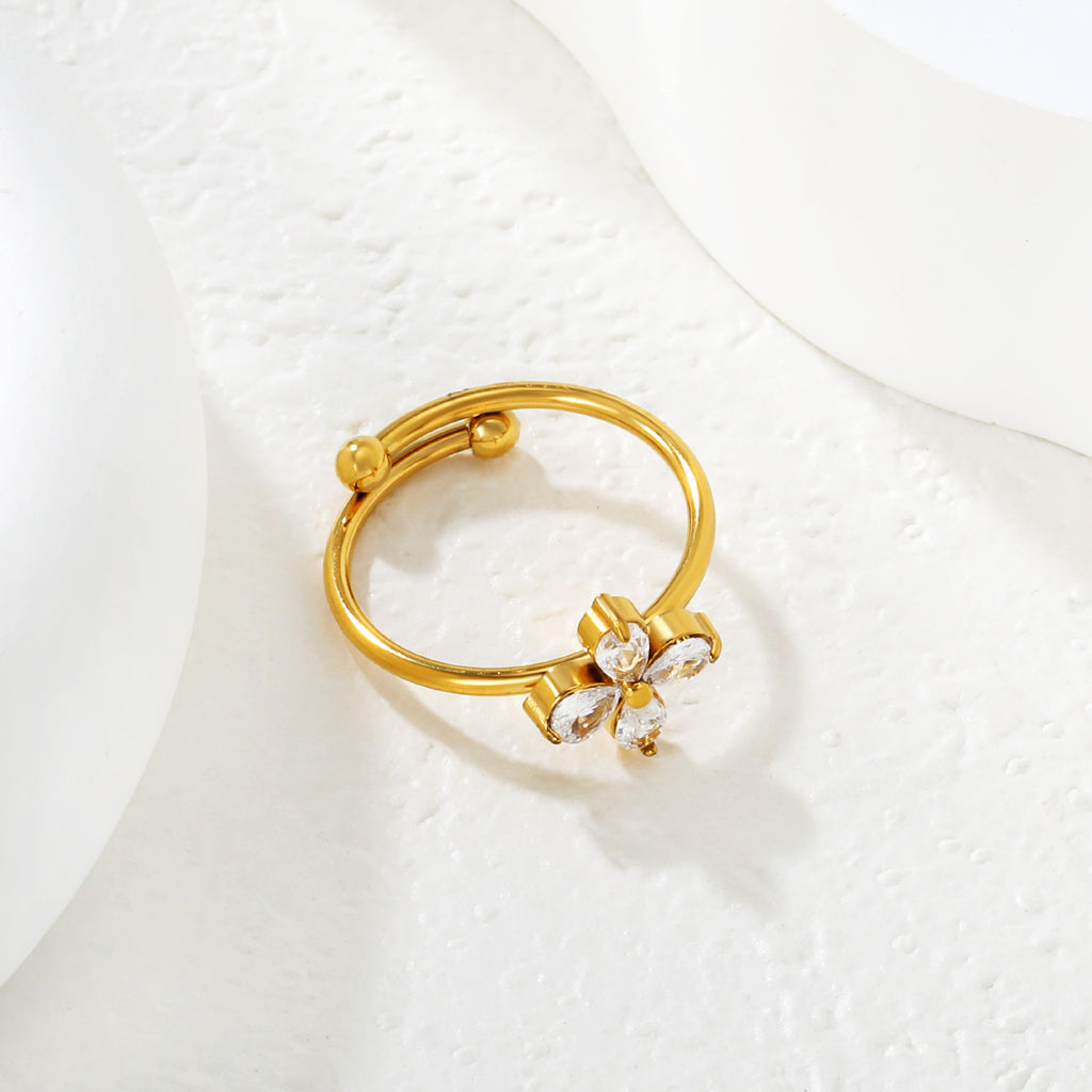 Damen Ring mit floralem Design und funkelnden Zirkonia Shop Nory