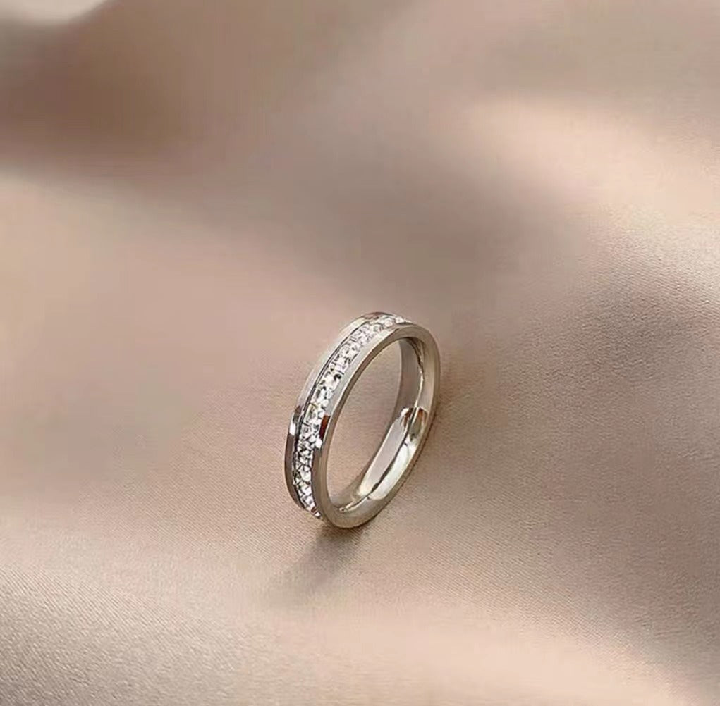 Damen Elegante mit Kristallen akzentuierte Hochzeitsbandring Shop Nory