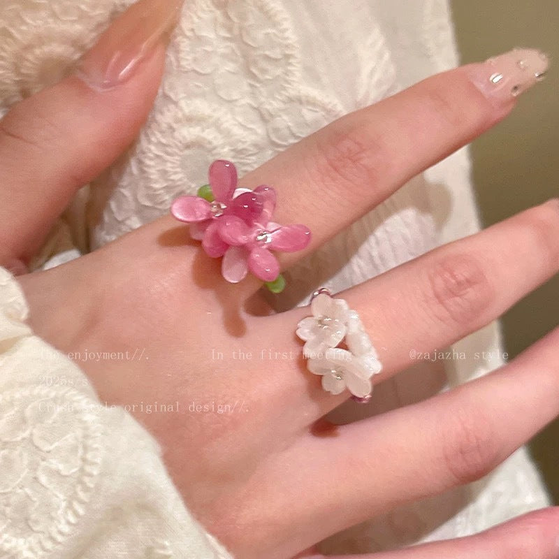Damen Ring mit floralen Details aus natürlichem Rosenquarz Shop Nory