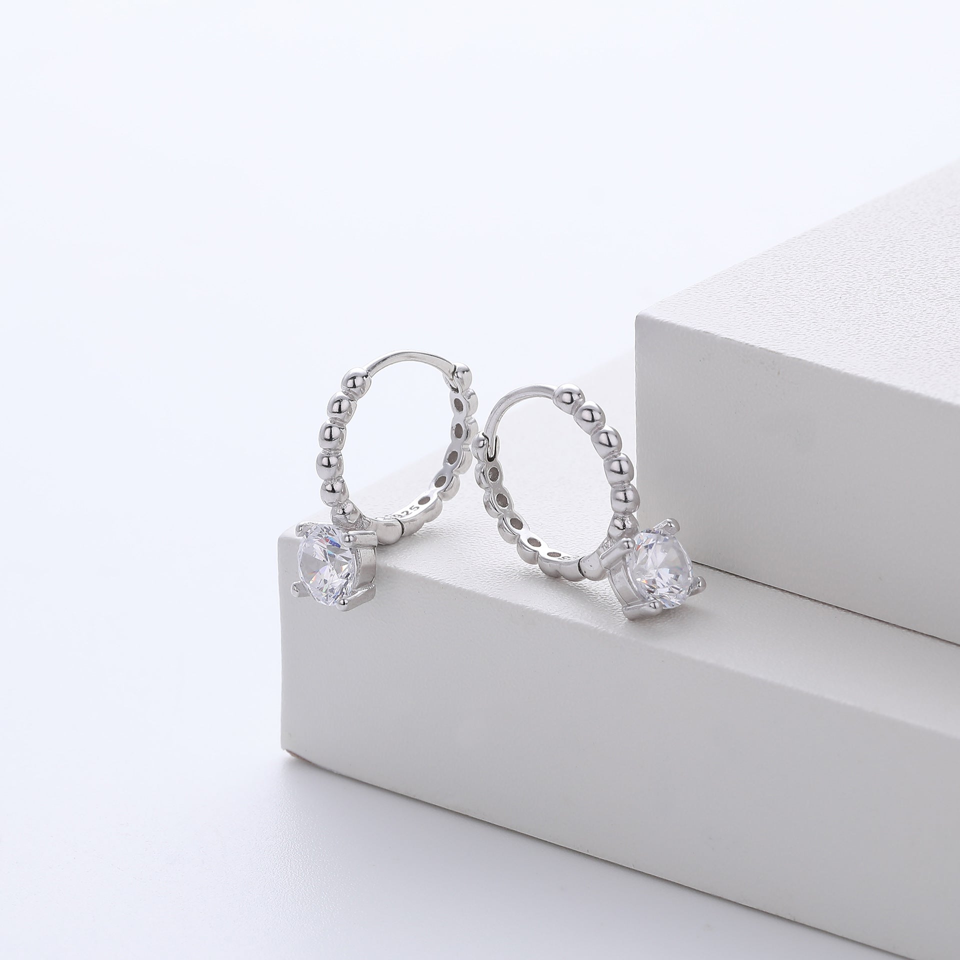 Damen Ohrhänger mit elegantem Zirkon-Anhänger aus hochwertigem 925 Sterling Silber Shop Nory